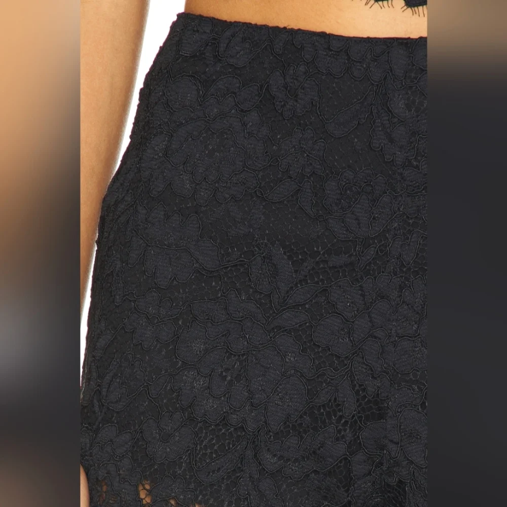New! Amanda Uprichard x REVOLVE Brynley Lace Shorts in Black - Size XS - Picture 16 of 16
